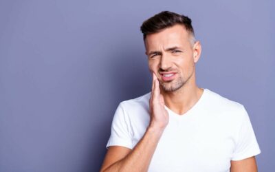 Riegos del ‘low cost’ en los implantes dentales en Sevilla